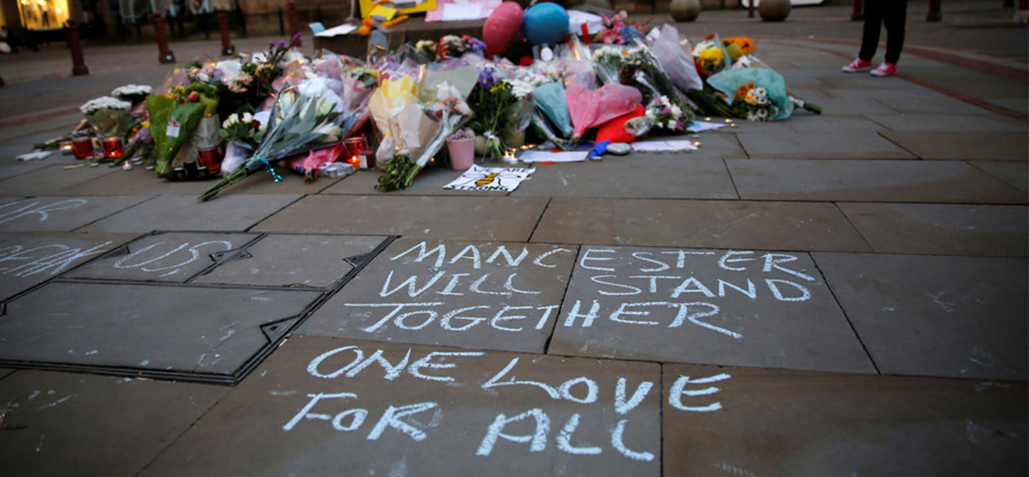 Hommage aux victimes de l'attentat de Manchester.