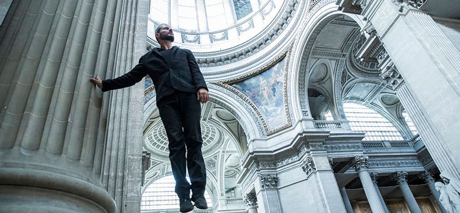 Yoann Bourgeois / La Mécanique de l'histoire au Panthéon © Géraldine Aresteanu
