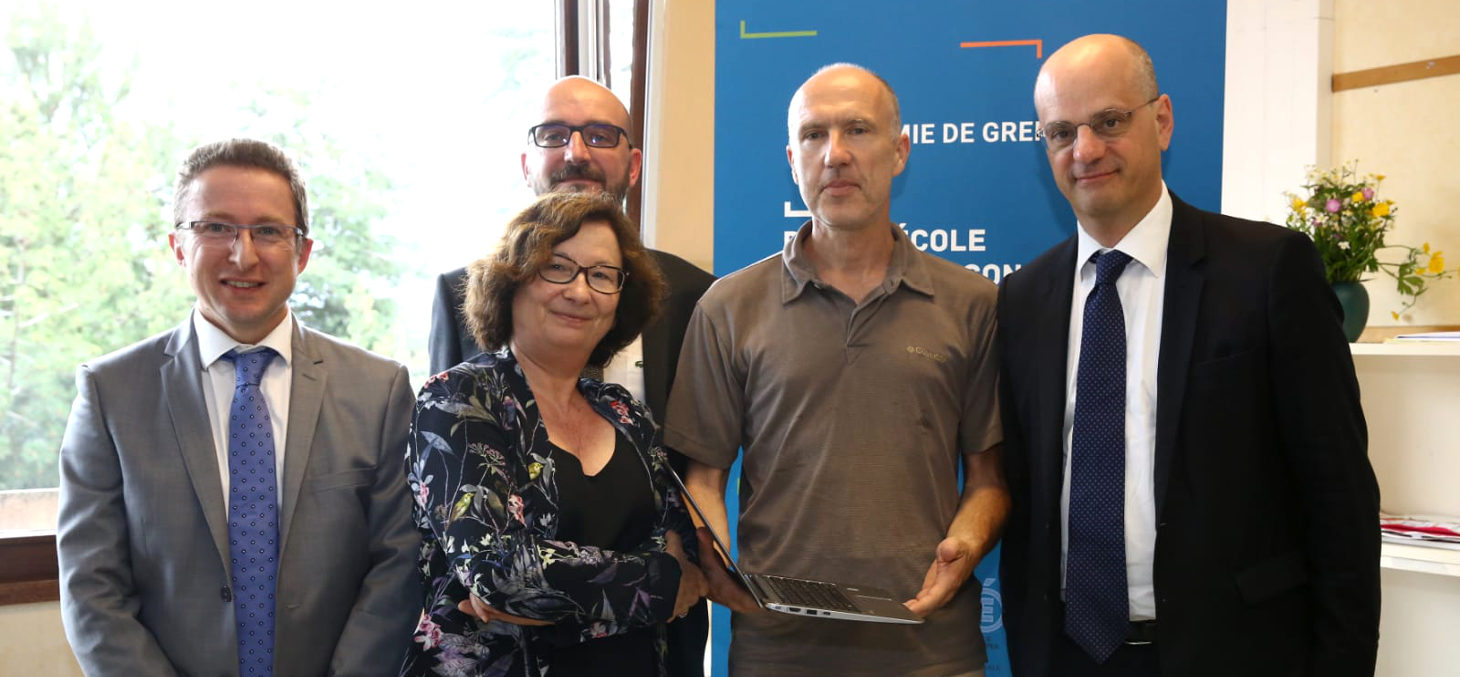 De g. à d. : Jean-Christophe Larbaud, IA-IPR, Yaël Briswalter, Délégué académique au numérique, Fabienne Blaise, rectrice de l'Académie de Grenoble, Pierre Tchounikine, professeur UGA, Jean-Michel Blanquer, ministre de l'Education nationale
