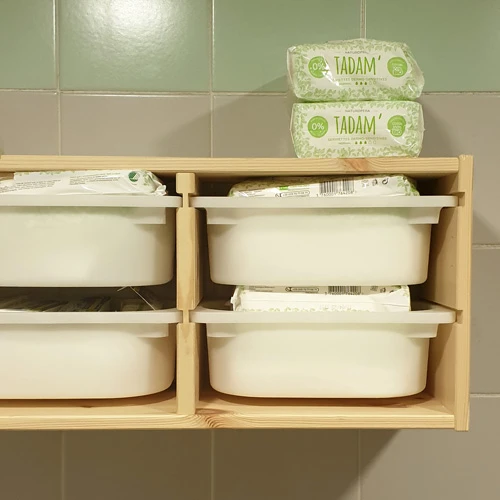Les bacs de mise à disposition de protections hygiéniques dans les toilettes