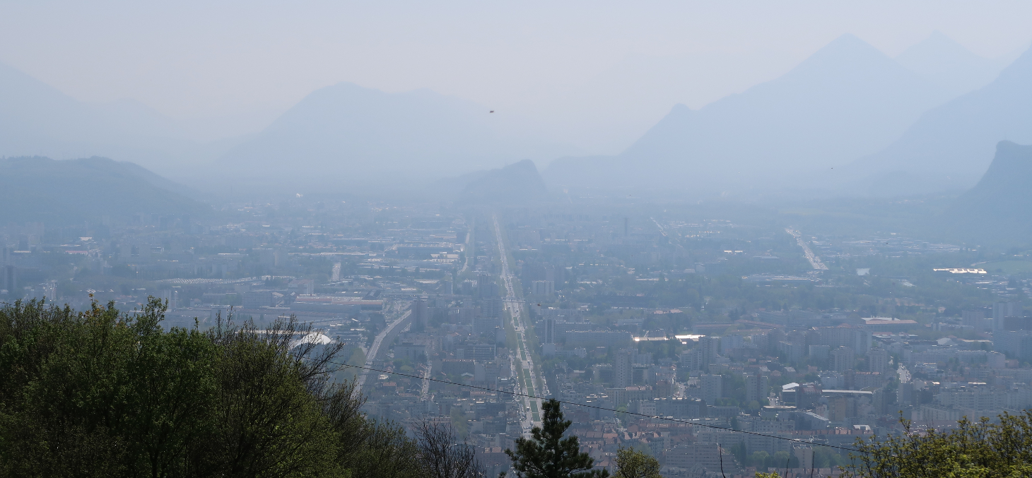 Grenoble, une des agglomérations françaises régulièrement touchées par des pics de pollution. Shutterstock