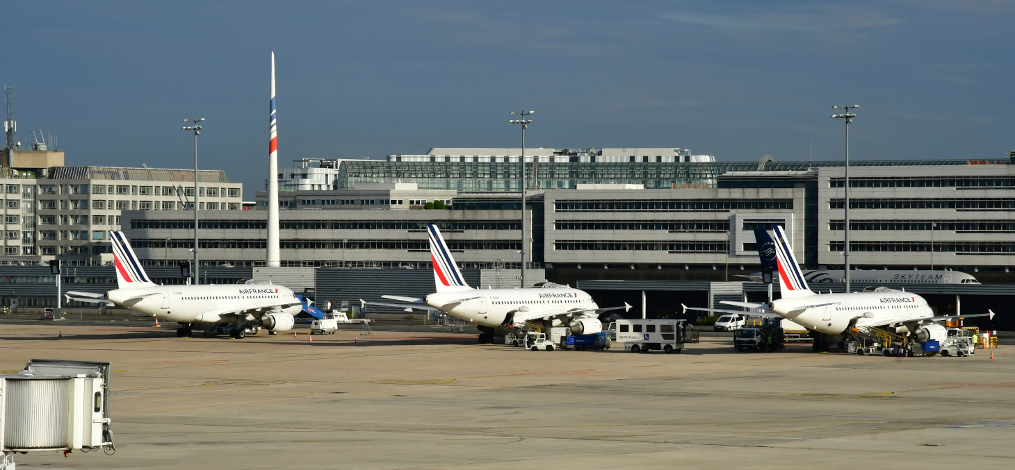 À Roissy, le 24 mars 2020. Les plans de relance massifs post-Covid devraient permettre à l’aérien de redécoller. Shutterstock