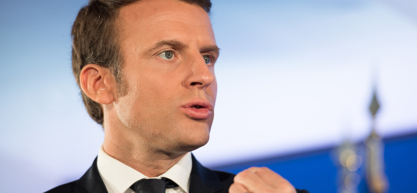 Emmanuel Macron prononce son discours aux Mureaux sur la question du « séparatisme » le 2 octobre 2020. Shutterstock