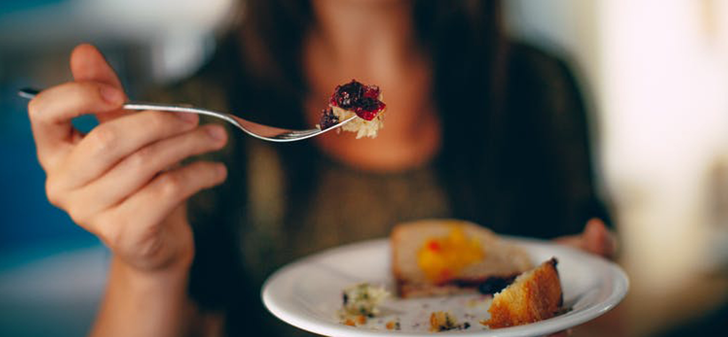 Le stress lié au confinement peut affecter nos émotions, et modifier notre rapport à l’alimentation. © Helena Lopes / Unsplash